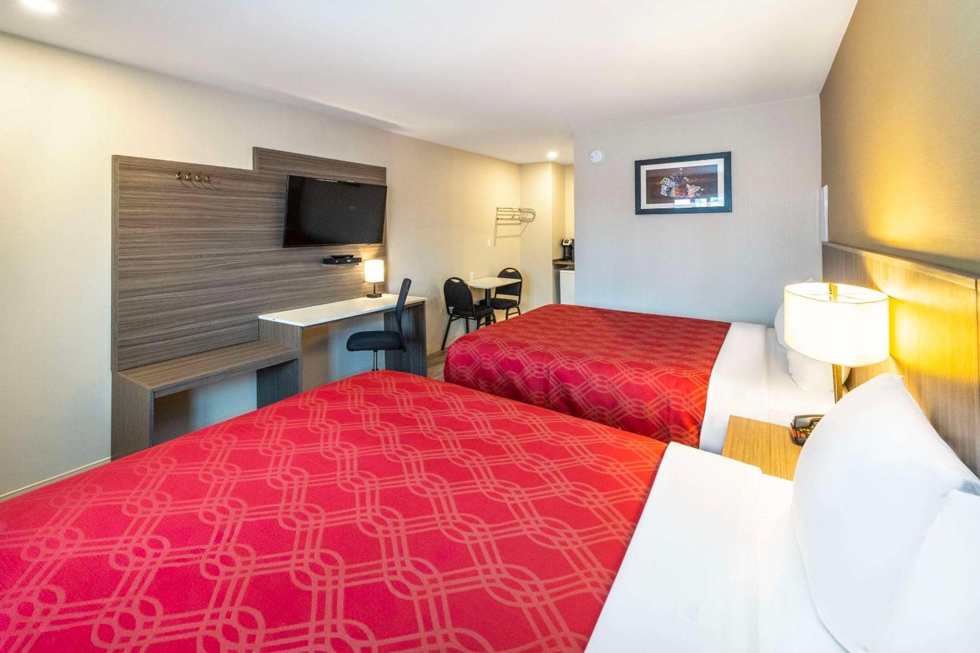 Econo Lodge Inn & Suites بينشر كريك المظهر الخارجي الصورة
