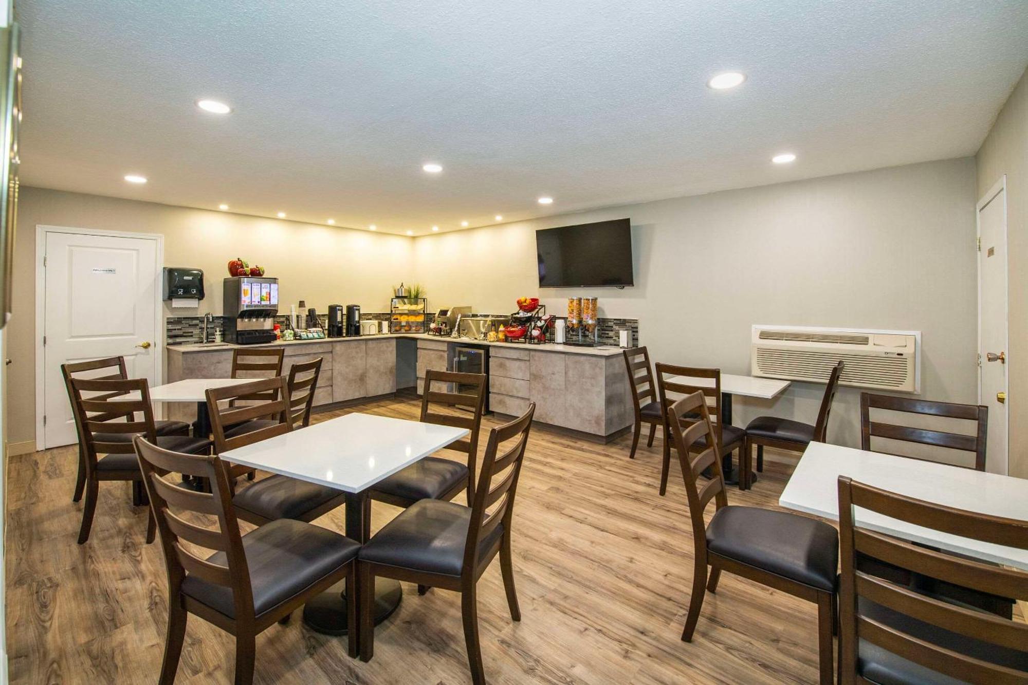 Econo Lodge Inn & Suites بينشر كريك المظهر الخارجي الصورة