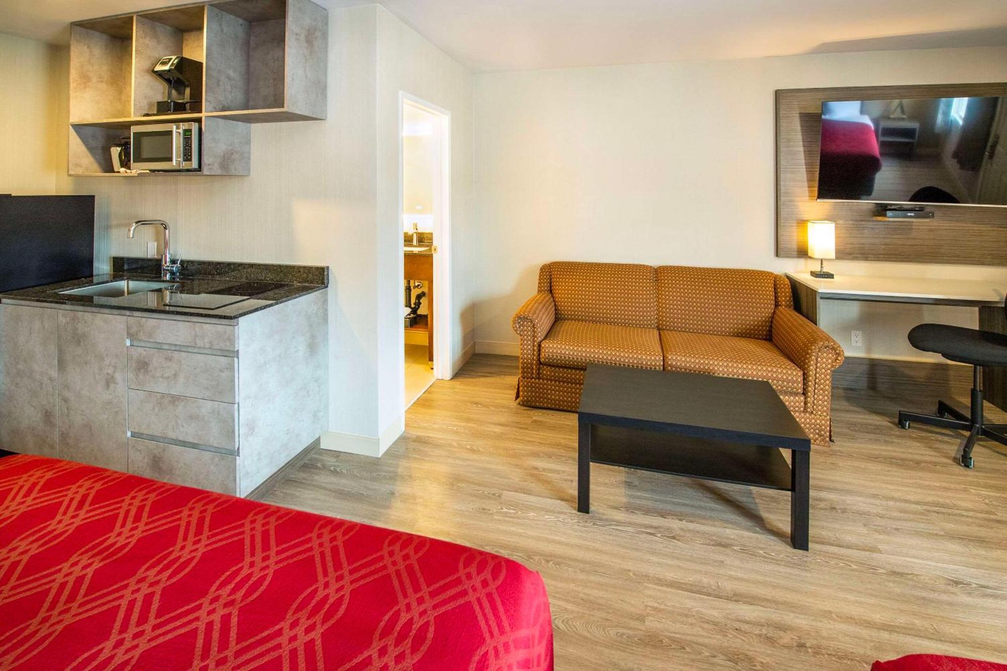 Econo Lodge Inn & Suites بينشر كريك المظهر الخارجي الصورة