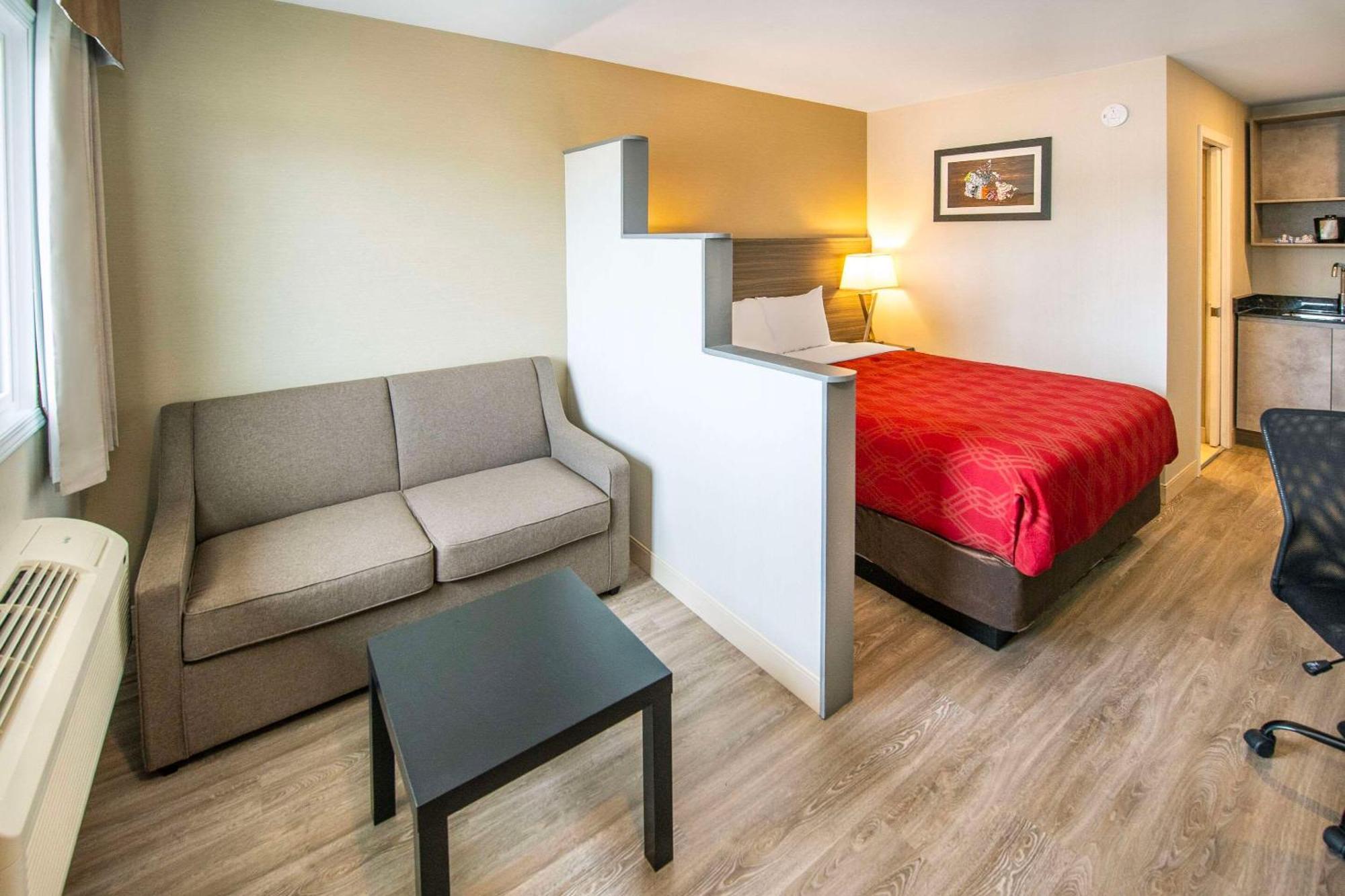 Econo Lodge Inn & Suites بينشر كريك المظهر الخارجي الصورة