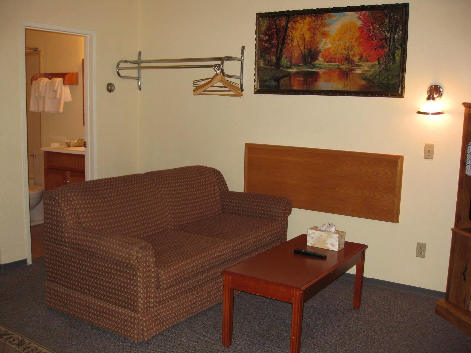 Econo Lodge Inn & Suites بينشر كريك المظهر الخارجي الصورة